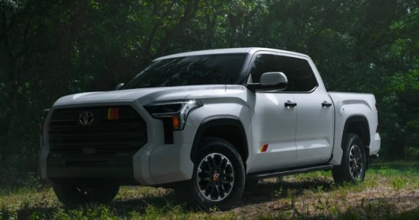 Един пикап, който вече е достигнал над 100 000 продажби. Toyota Tundra е един от най-скъпите в този списък с базова цена от $40 090. Има защо да се купува за толкова пари. Той взривява напълно повечето си конкуренти с 5443 кила максимален капацитет на теглене и отличните 389 конски сили от своя i-Force двигател. Колата има собствена уникална система от камери, за да даде на водачите панорамен изглед на техния камион. Toyota Tundra TRD Pro Hybrid от 2024 г. - с удивителните 437 к.с. от двигател i-Force Ma, е изненадващо спортен.

Не всичко обаче е толкова идеално за японеца. Ако разгледаме всяко поколение на Toyota Tundra , най-новите модели страдат от съмнителна надеждност. Множество модели от 2022 г. и 2023 г. бяха изтеглени поради проблеми с двигателя не много отдавна. Високият процент на повреда не е нещо, което очаквате от по-скъпо превозно средство, така че обяснява мястото му в класацията извън първите шест.
